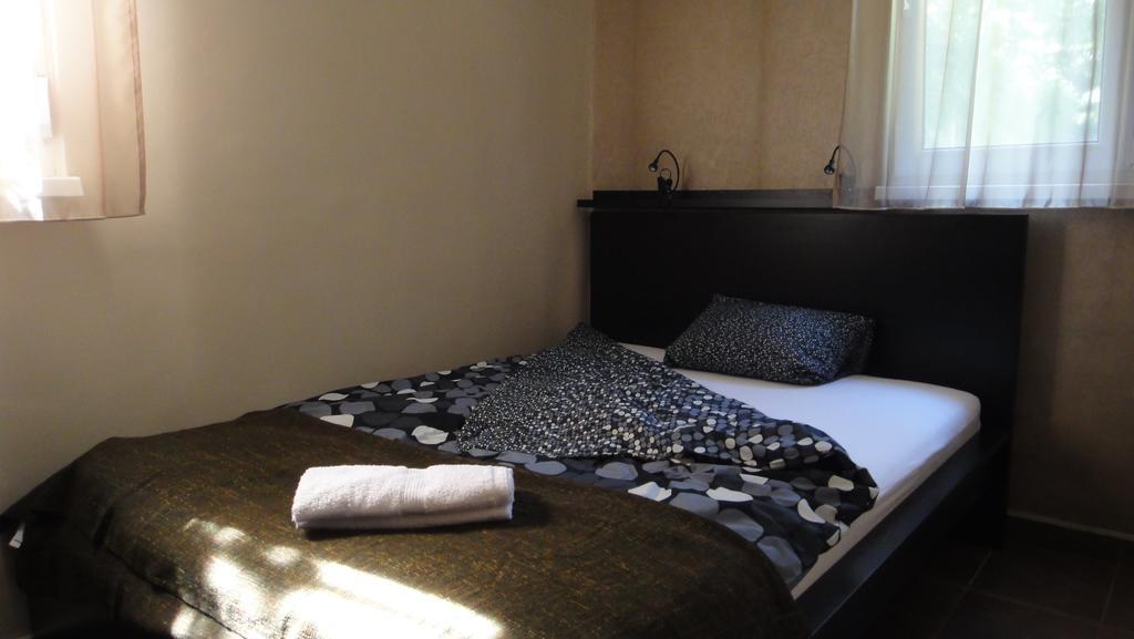 Mgtels Apartman - With Private Parking Budapeszt Zewnętrze zdjęcie