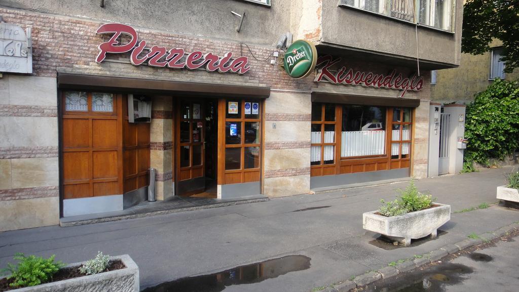 Mgtels Apartman - With Private Parking Budapeszt Zewnętrze zdjęcie