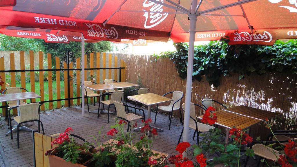 Mgtels Apartman - With Private Parking Budapeszt Zewnętrze zdjęcie