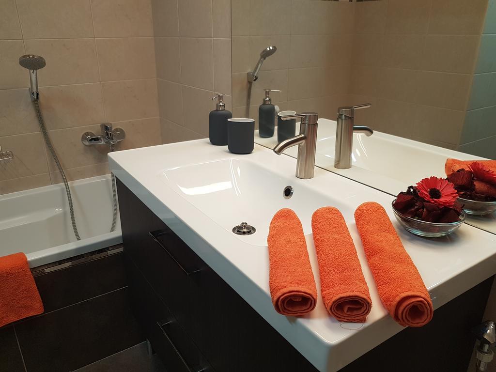 Mgtels Apartman - With Private Parking Budapeszt Zewnętrze zdjęcie